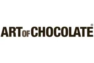 art of chocolate Kopie 300x300 1. Das Bild zeigt das Logo von "ART of CHOCOLATE" in einer klaren, modernen Schriftart mit einem schokoladenbraunen Farbton, das Eleganz und Qualität vermittelt.